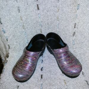 Dansko Sz 36 Clogs